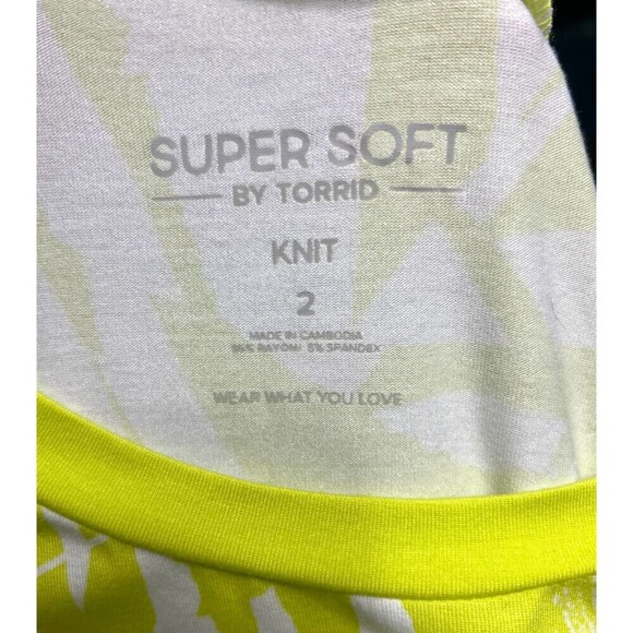 Torrid 2X Lime Green Palm Leaf Print Top Short Sleeve Blouse NWT Tropical Resort - Picture 11 of 11